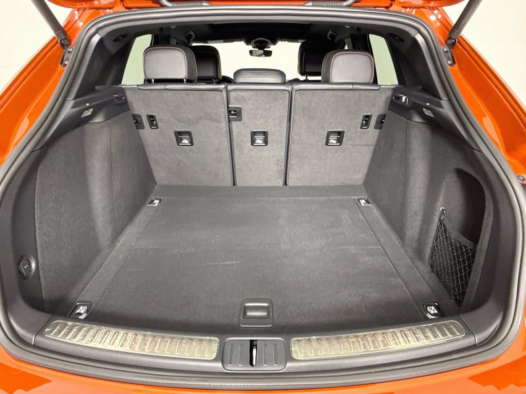 Certified 2023 Porsche Macan Turbo AWD/4WD image 27