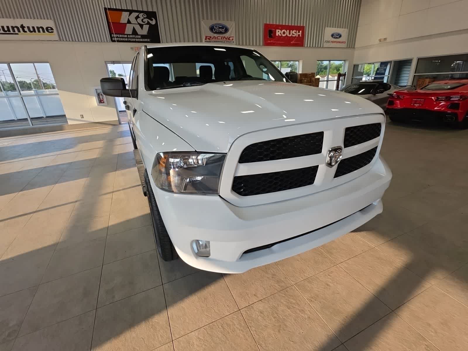 Used 2019 RAM 1500 Express w/ Express Value Package AWD/4WD image 4
