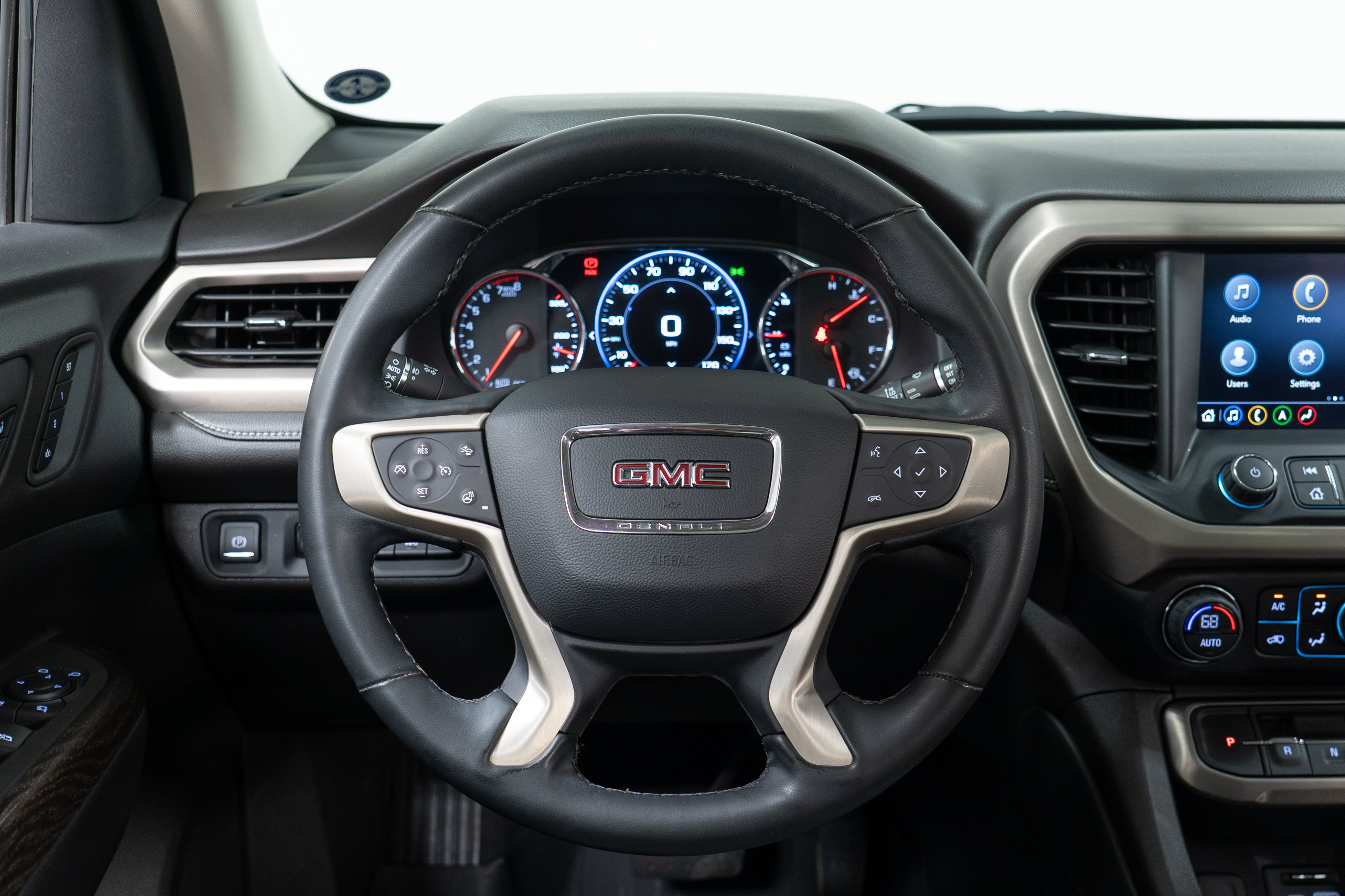 Used 2023 GMC Acadia Denali w/ Denali Ultimate Package FWD image 17
