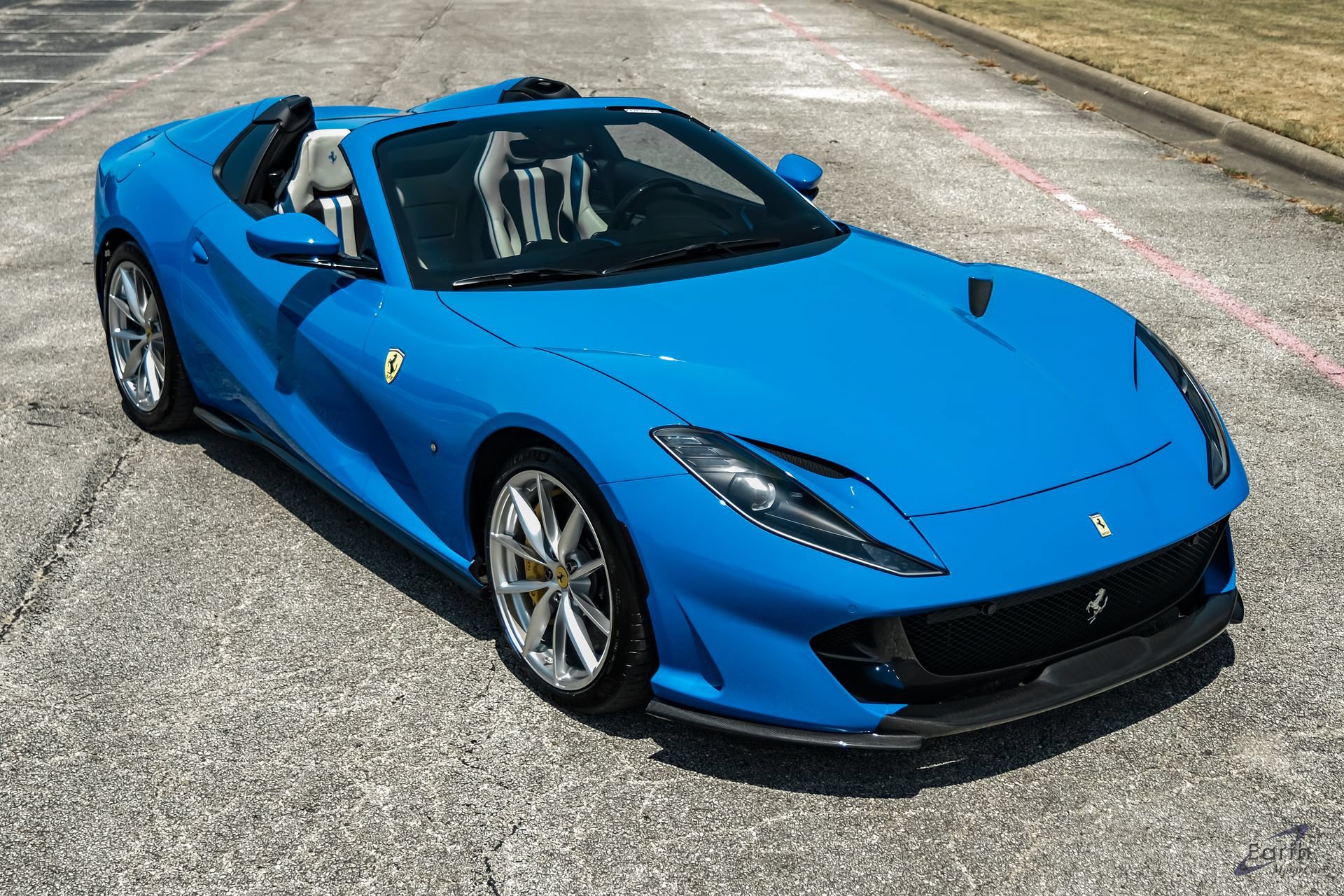 Used 2022 Ferrari 812 GTS RWD image 28