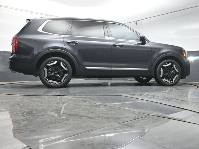 Used 2025 Kia Telluride S FWD image 40