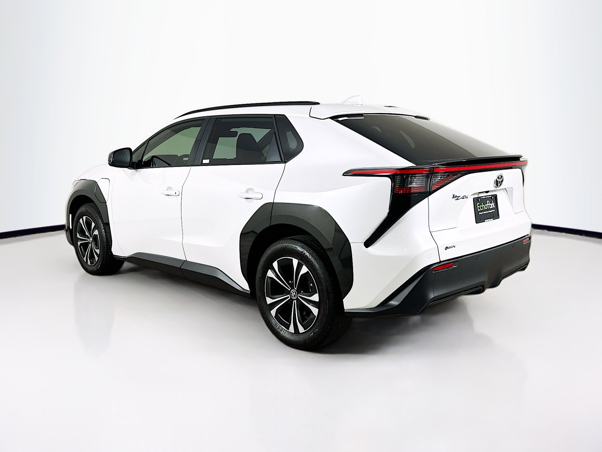 Used 2025 Toyota bZ4X FWD image 5