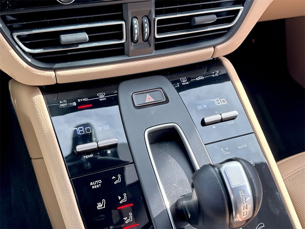 Used 2022 Porsche Macan Base image 22