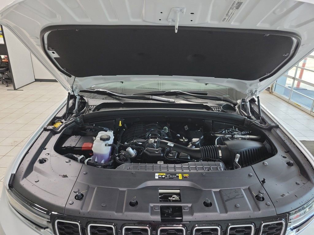 New 2025 Jeep Grand Cherokee Limited image 31