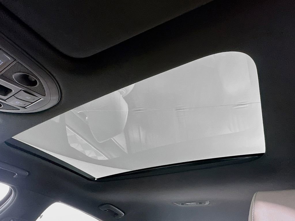 Used 2023 Genesis G70 2.0T w/ Sport Prestige Package image 21