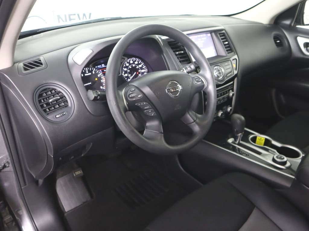 Used 2019 Nissan Pathfinder S image 9