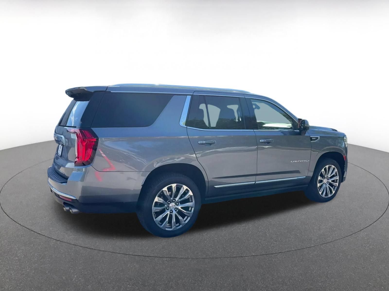 Used 2022 GMC Yukon Denali w/ Denali Premium Package RWD image 12