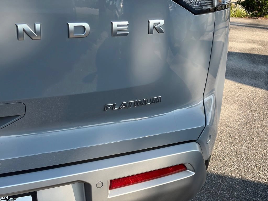 Certified 2025 Nissan Pathfinder Platinum FWD image 5