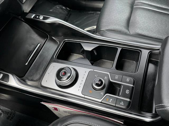 Used 2023 Kia Sorento EX image 16