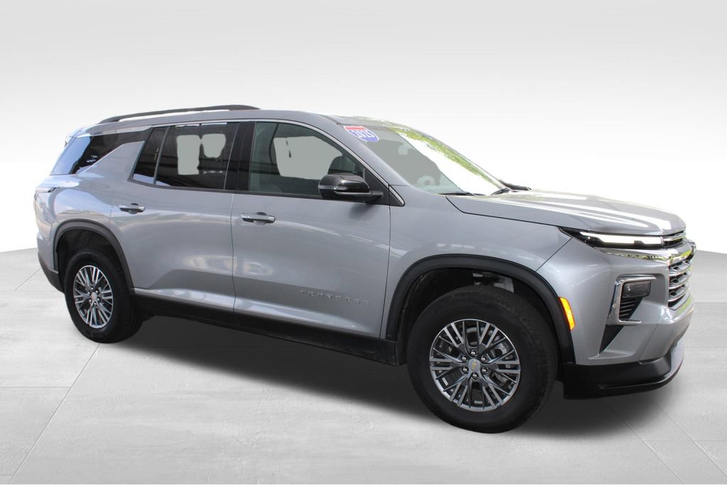 Used 2025 Chevrolet Traverse LT AWD/4WD image 19