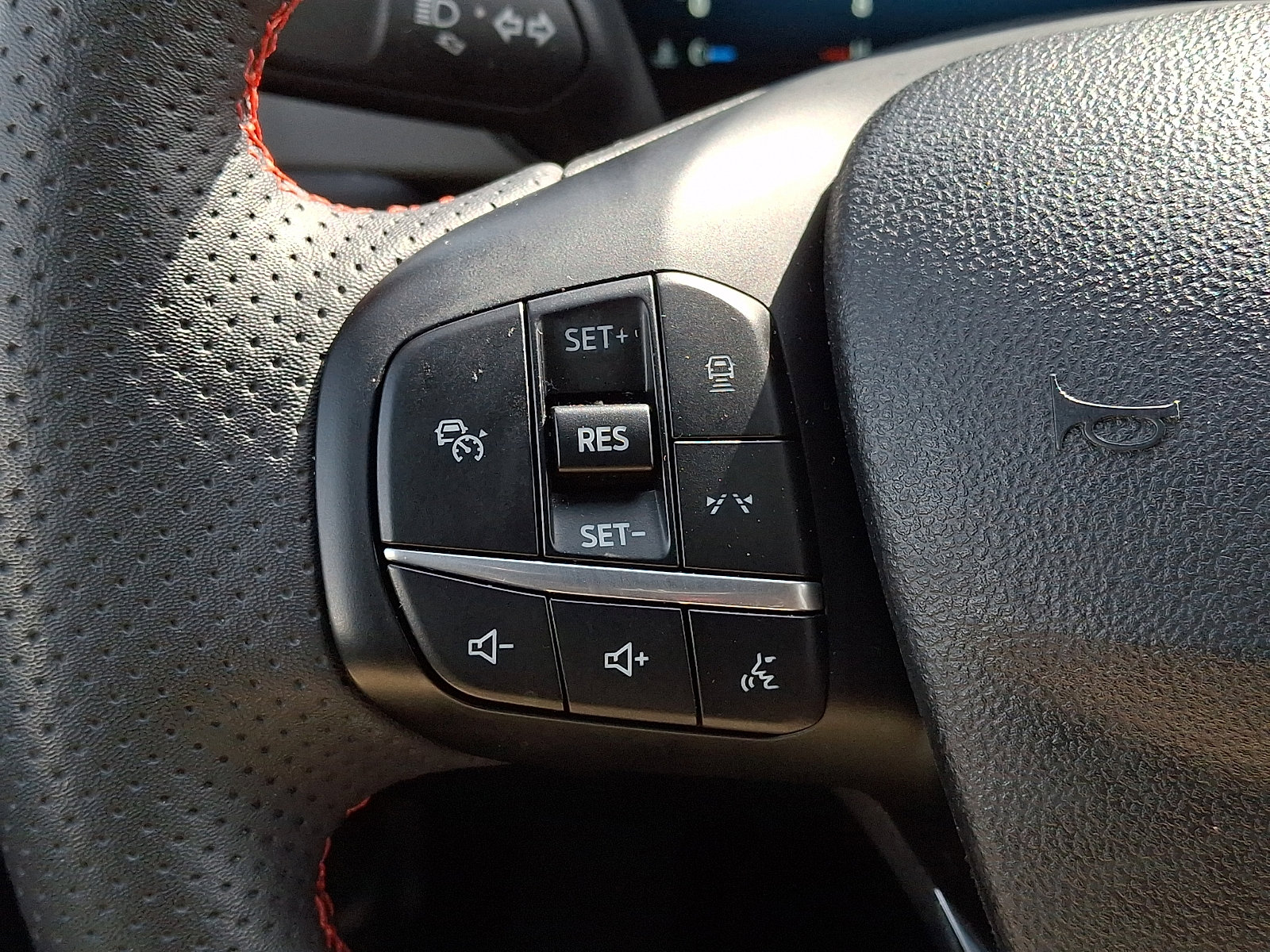 Certified 2023 Ford Escape ST-Line Elite w/ Premium Technology Package image 28