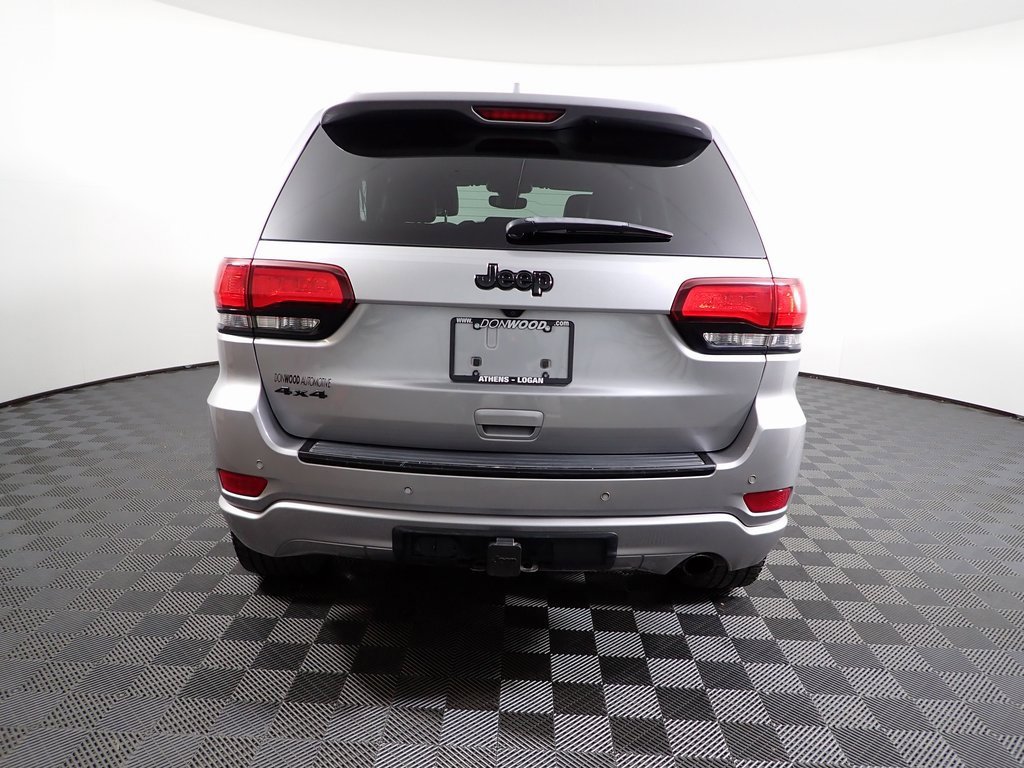Used 2017 Jeep Grand Cherokee Altitude image 13