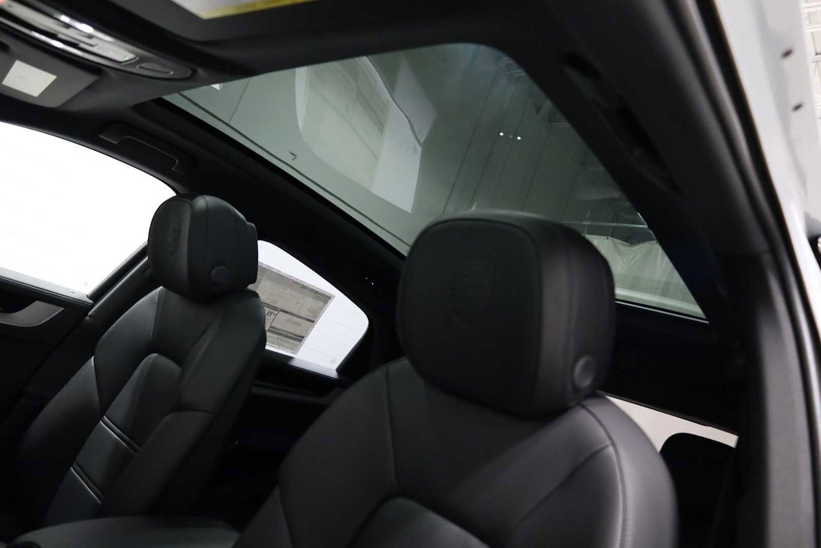 New 2026 Porsche Cayenne Coupe AWD/4WD image 20