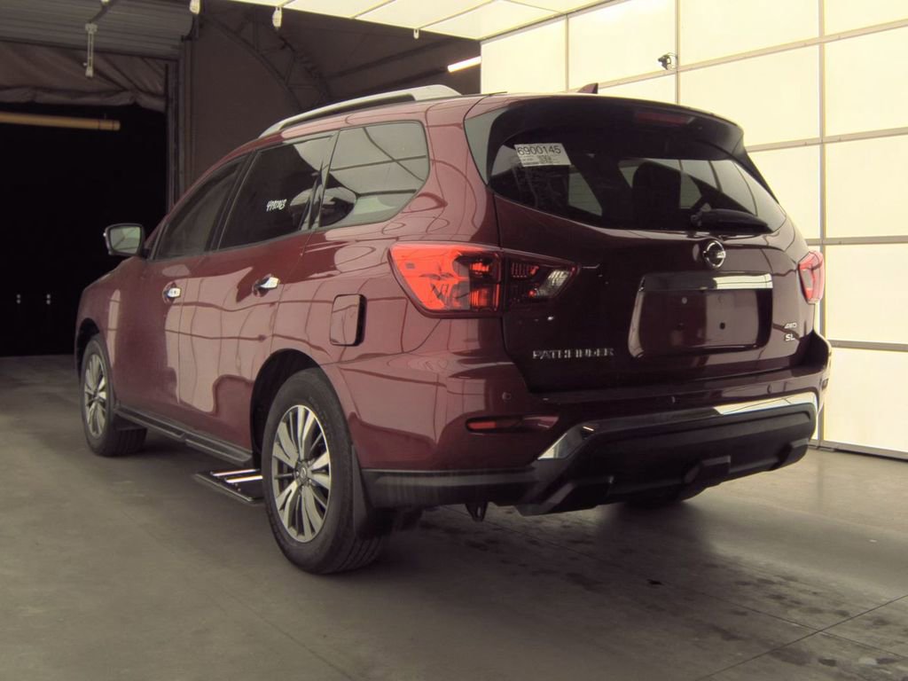 Used 2019 Nissan Pathfinder SL image 5