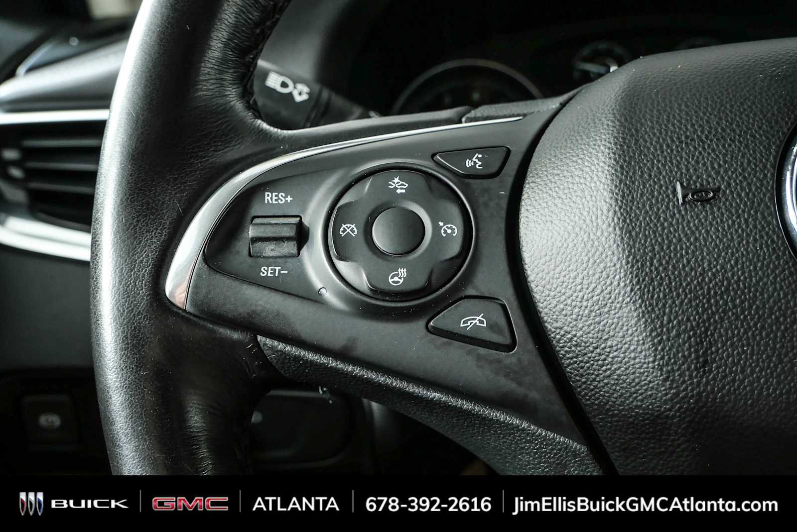 Used 2020 Buick Enclave Premium w/ Sun and Sites Package FWD image 11