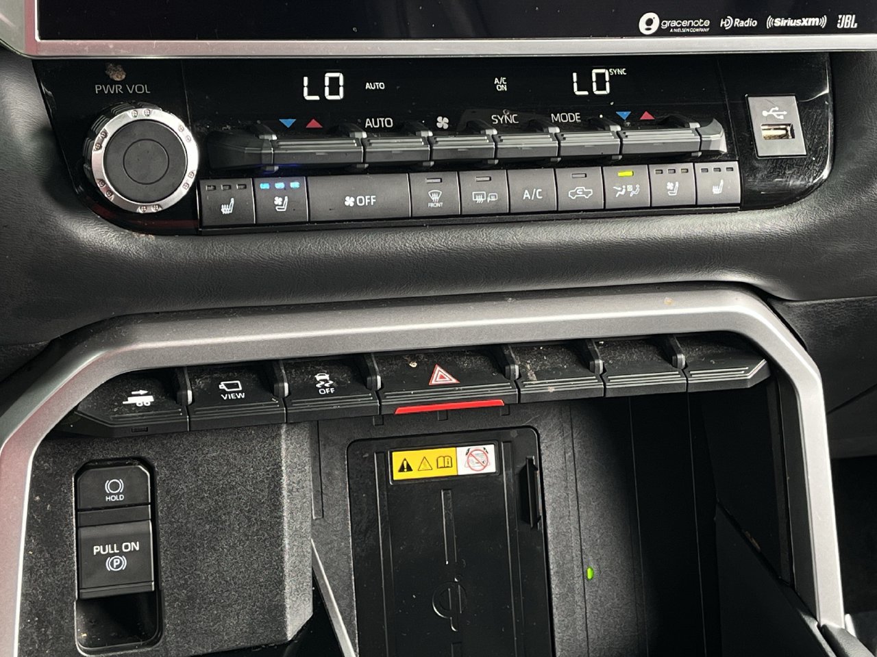 Used 2024 Toyota Tundra Platinum AWD/4WD image 17
