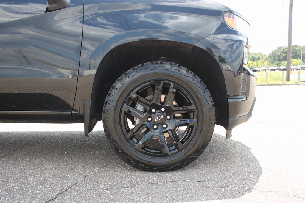 Used 2021 Chevrolet Silverado 1500 Custom w/ Rally Edition image 4