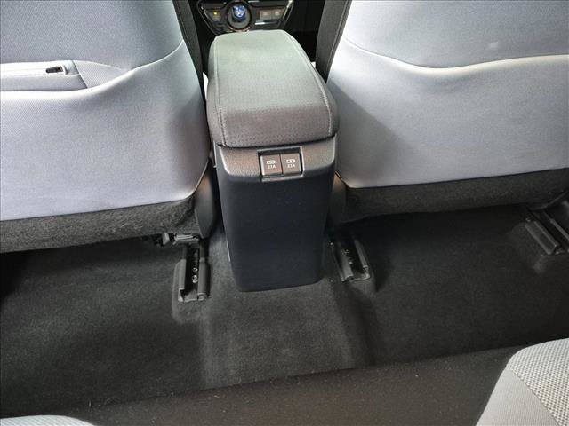 Used 2022 Toyota Prius LE FWD image 18