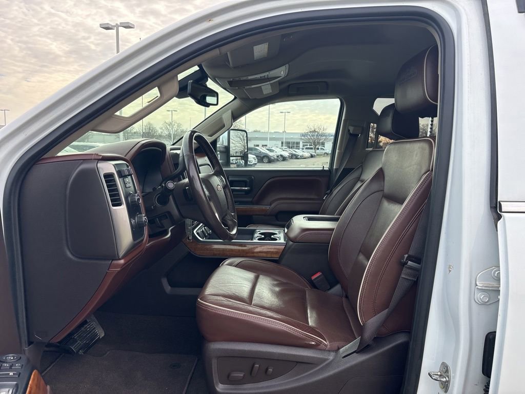 Used 2017 Chevrolet Silverado 2500 High Country w/ Snow Plow Prep Package image 16