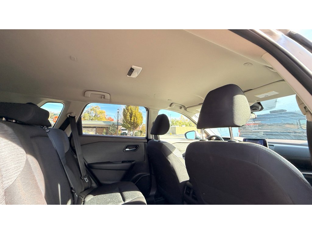Used 2023 Nissan Rogue SV AWD/4WD image 13