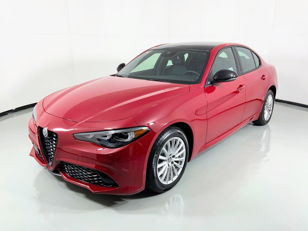 Used 2024 Alfa Romeo Giulia Sprint AWD/4WD image 2