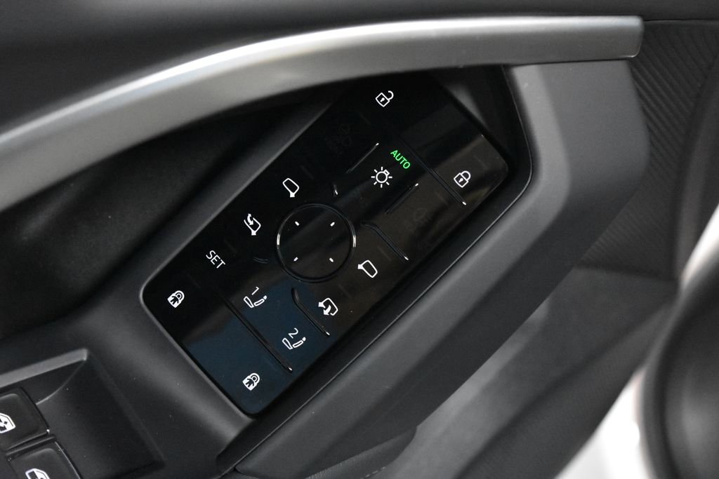 Certified 2025 Audi Q5 Premium w/ Convenience Package image 5