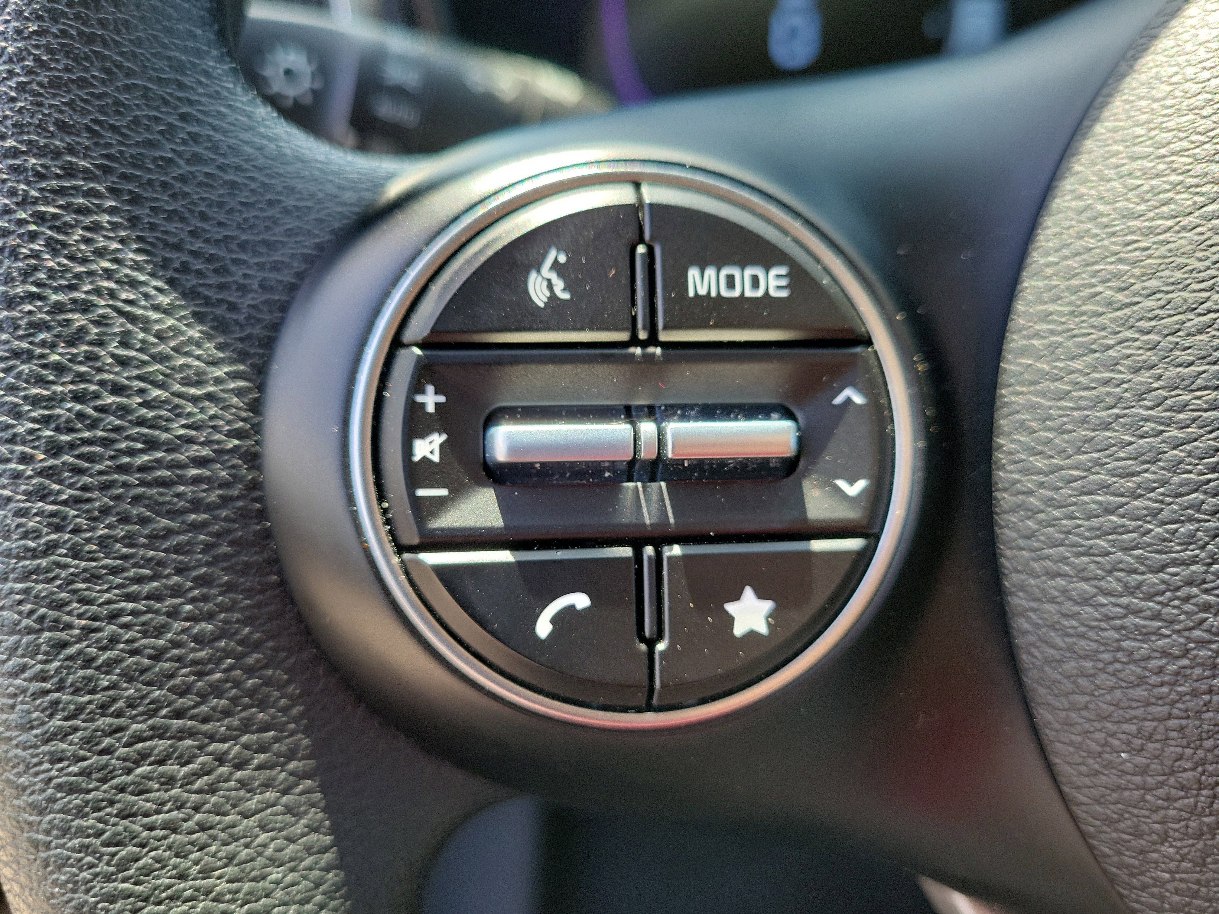 Used 2025 Kia Soul LX FWD image 22