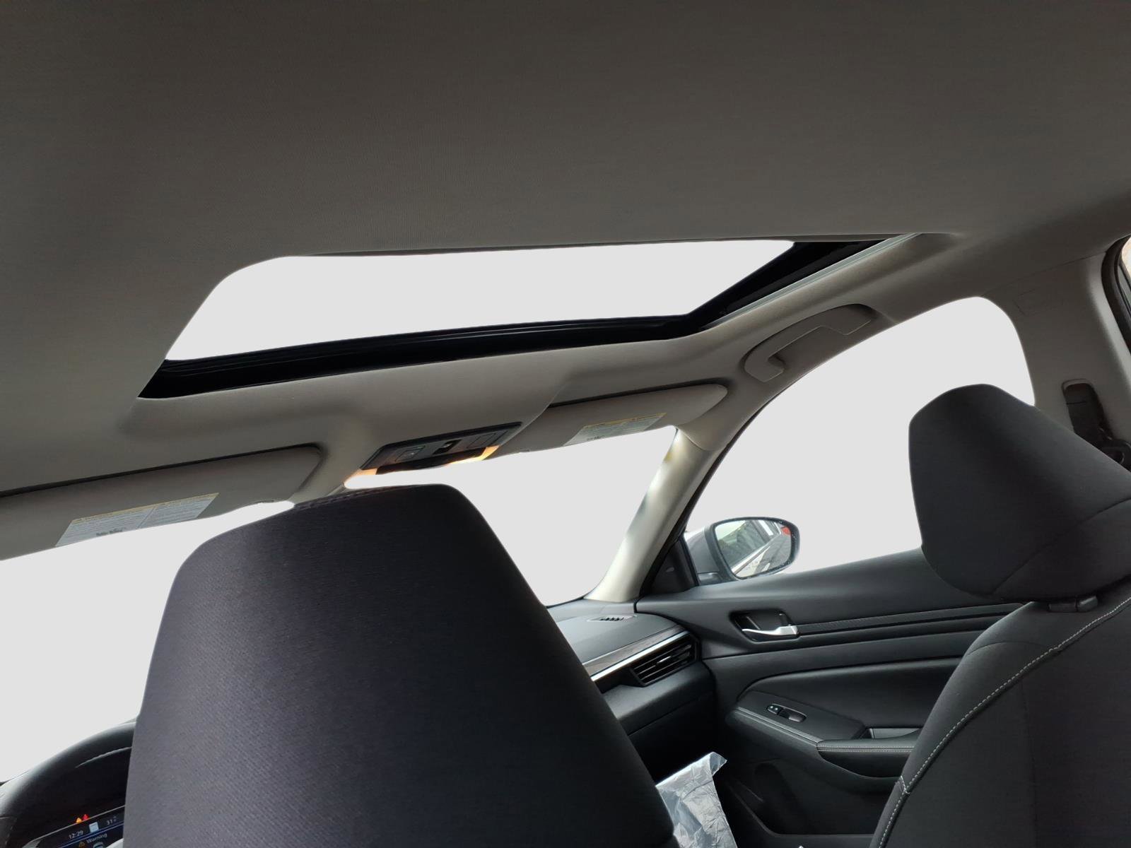 Certified 2024 Nissan Altima 2.5 SV w/ SV Premium Package image 15