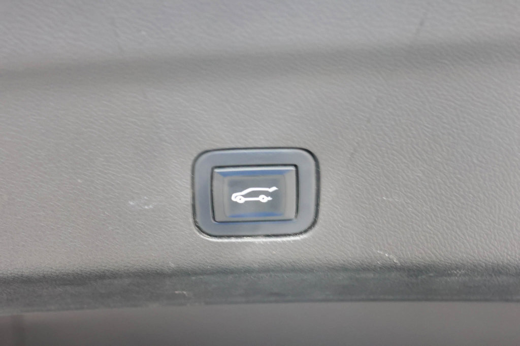 Used 2023 Chevrolet Tahoe RST AWD/4WD image 9