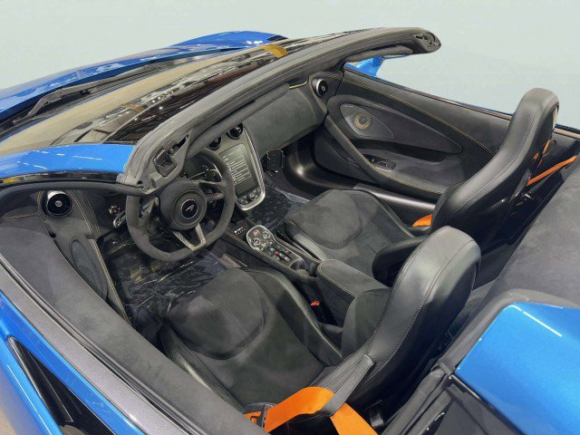 Used 2020 McLaren 600LT Spider image 26