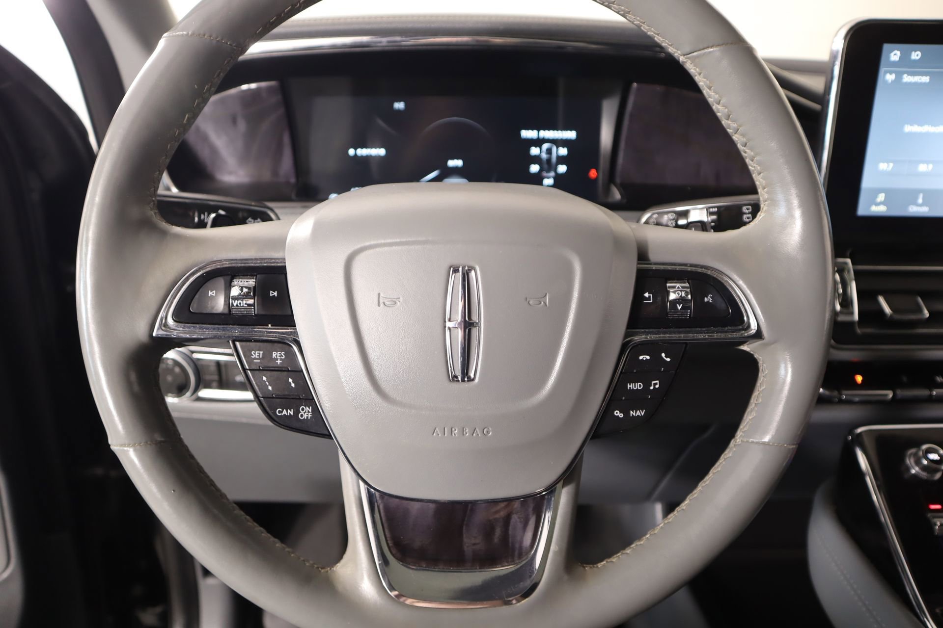 Used 2020 Lincoln Navigator Reserve w/ Luxury Package image 3