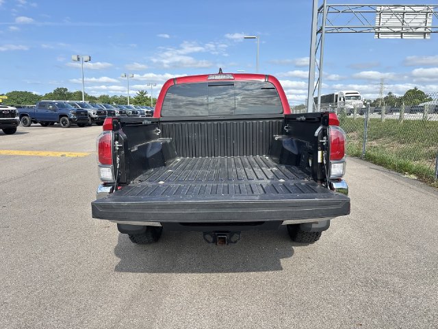Used 2022 Toyota Tacoma TRD Off-Road AWD/4WD image 16