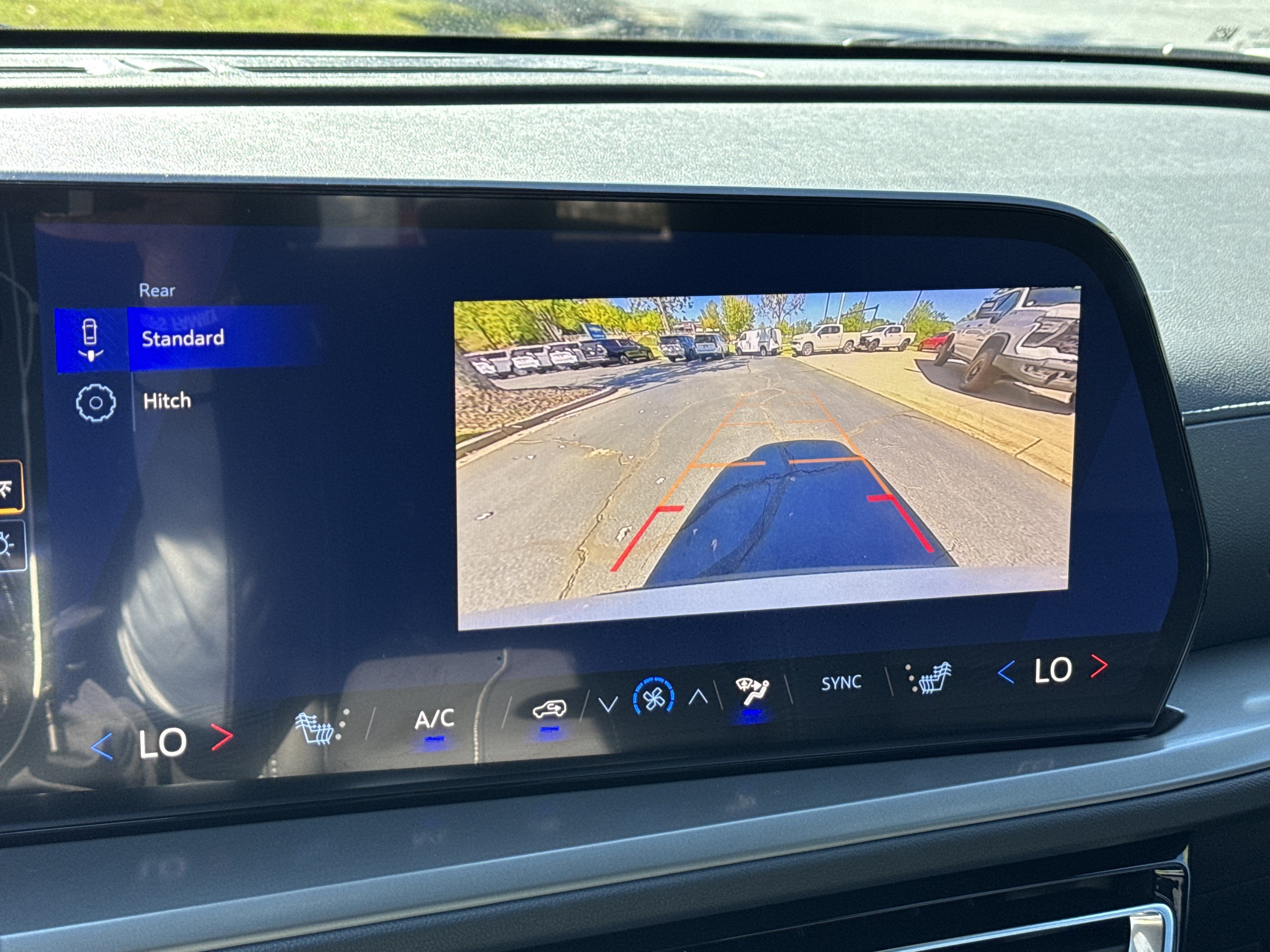 New 2027 Chevrolet Traverse LT w/ LPO, Floor Liner Package FWD image 31