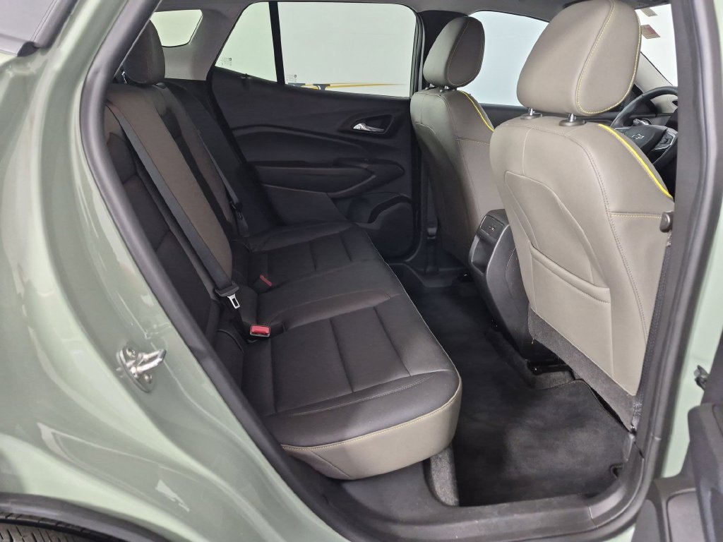 Used 2025 Chevrolet Trax ACTIV w/ Driver Confidence Package FWD image 34