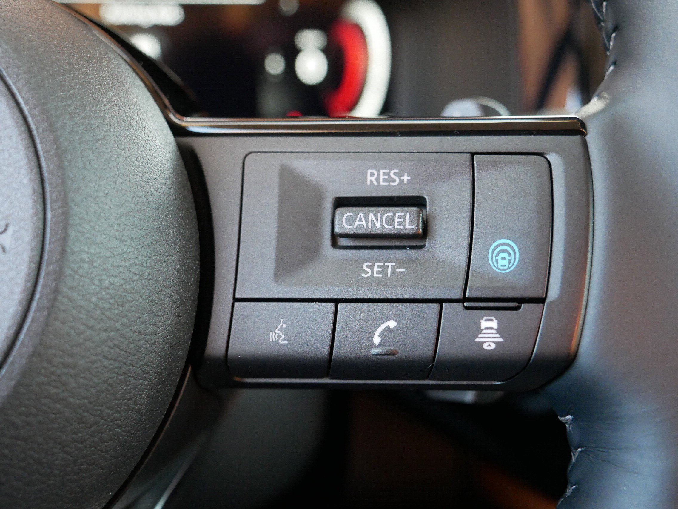 Certified 2025 Nissan Pathfinder Platinum image 29