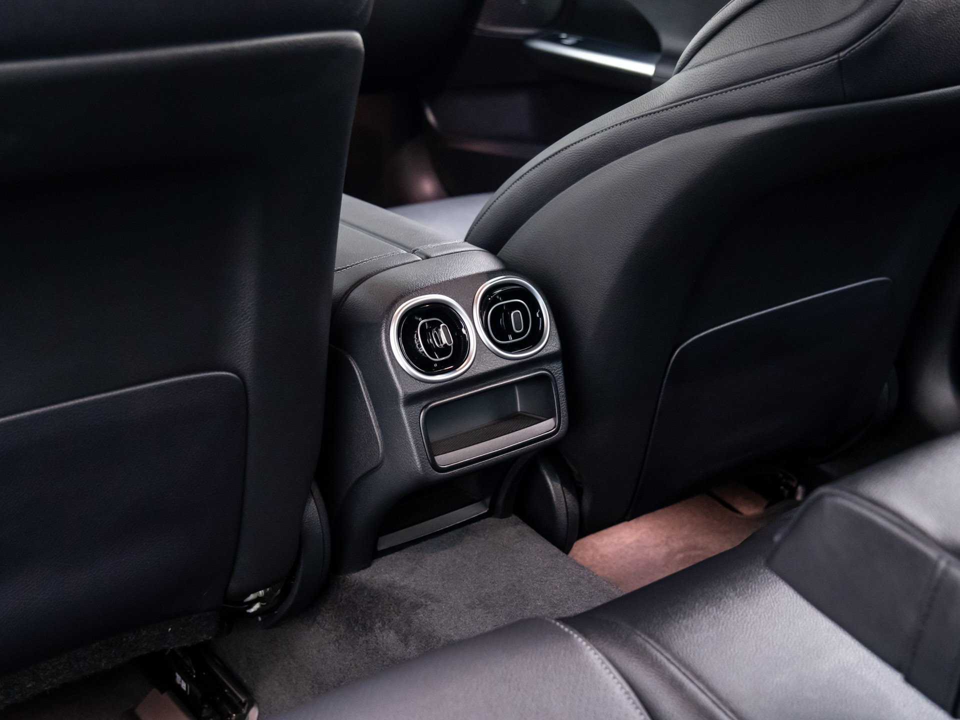 New 2026 Mercedes-Benz C 300 4MATIC Sedan image 15