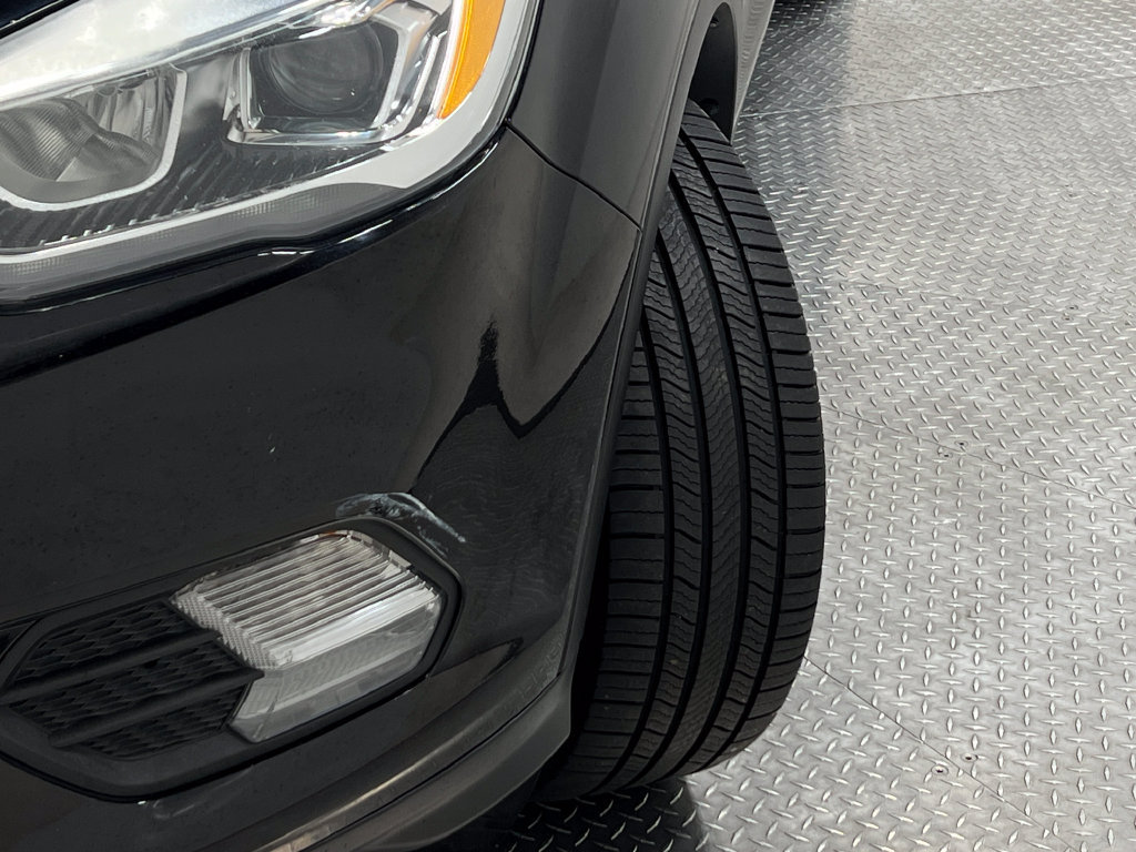 Used 2017 Ford Escape SE w/ Equipment Group 201A AWD/4WD image 36