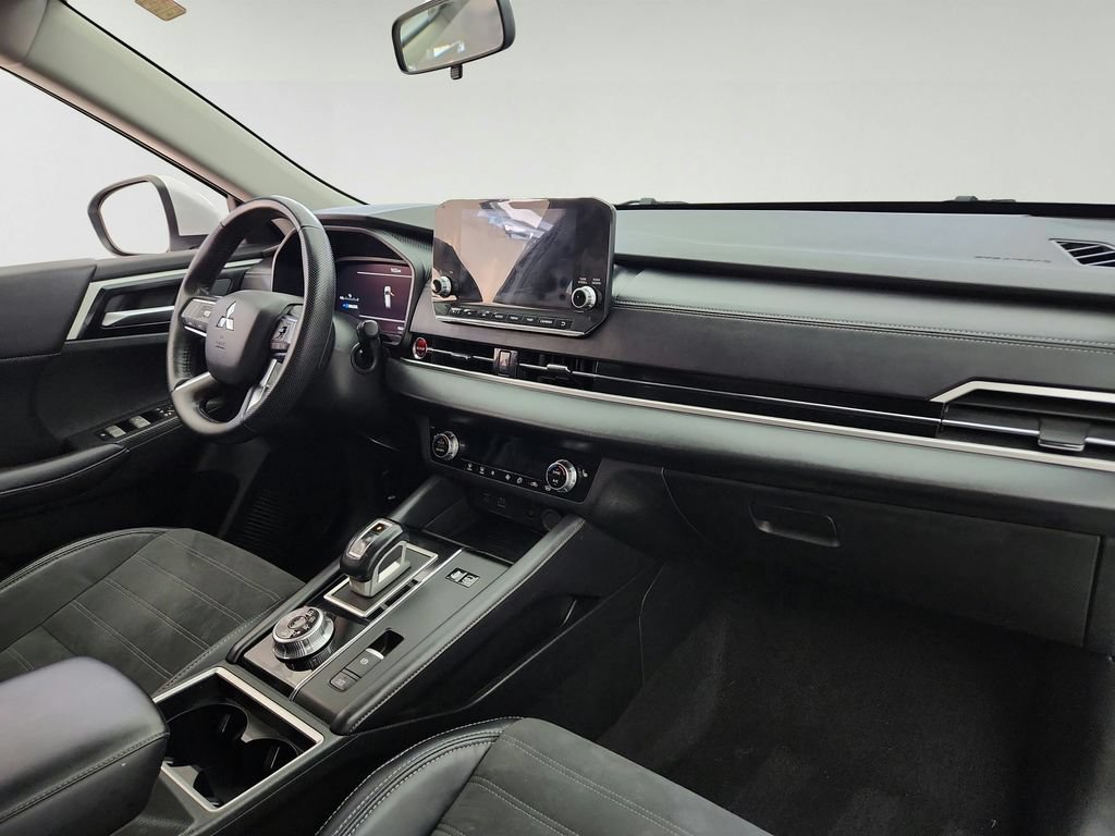 Used 2023 Mitsubishi Outlander Ralliart AWD/4WD image 27