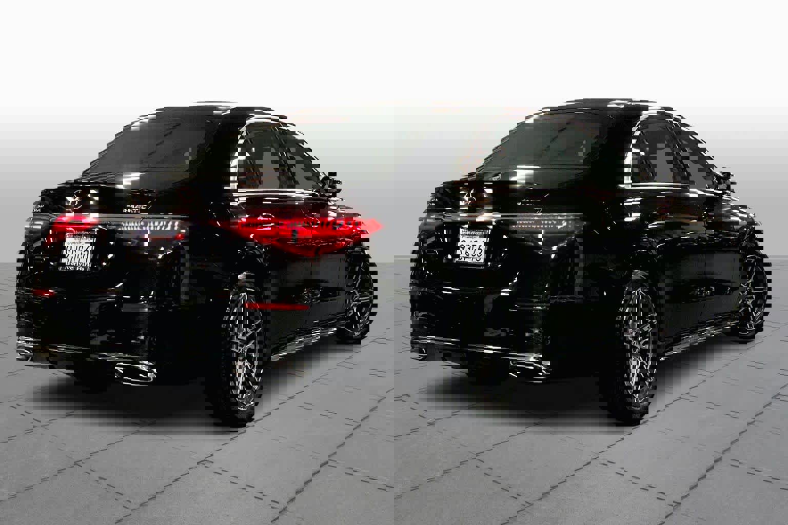 Used 2025 Mercedes-Benz S 500 4MATIC image 12