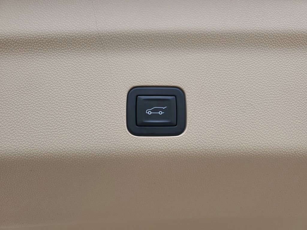 Certified 2024 Cadillac Escalade Premium Luxury w/ LPO, Floor Liner Package image 31