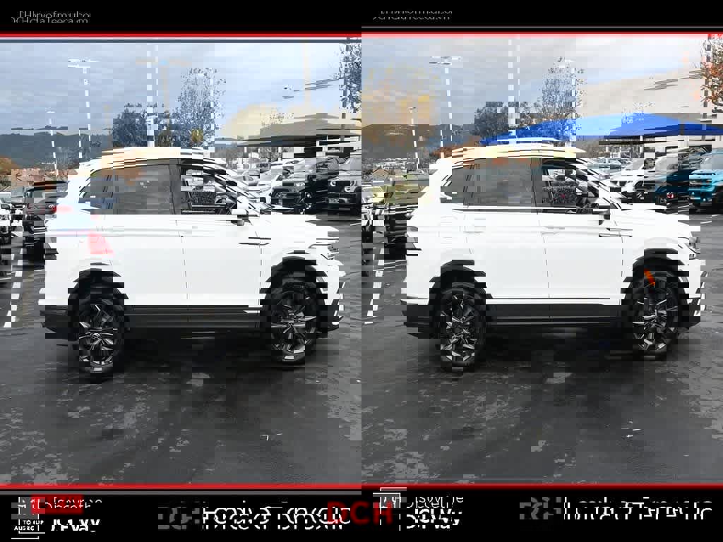 Used 2024 Volkswagen Tiguan SE image 5