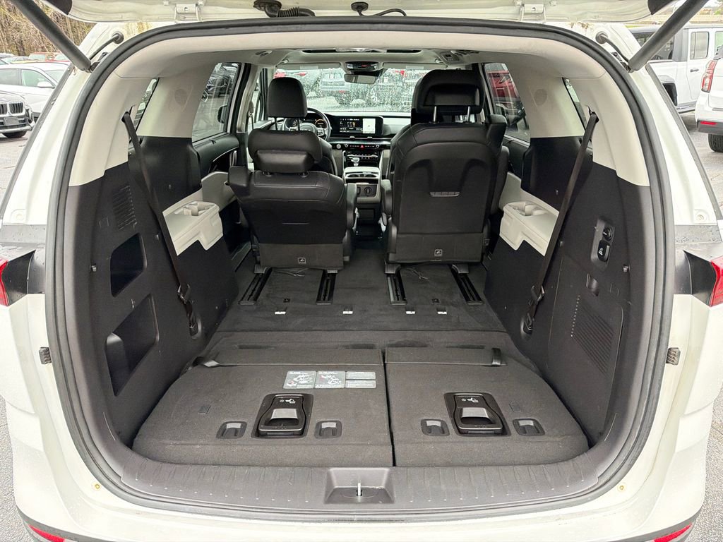 Used 2022 Kia Carnival SX Prestige image 17