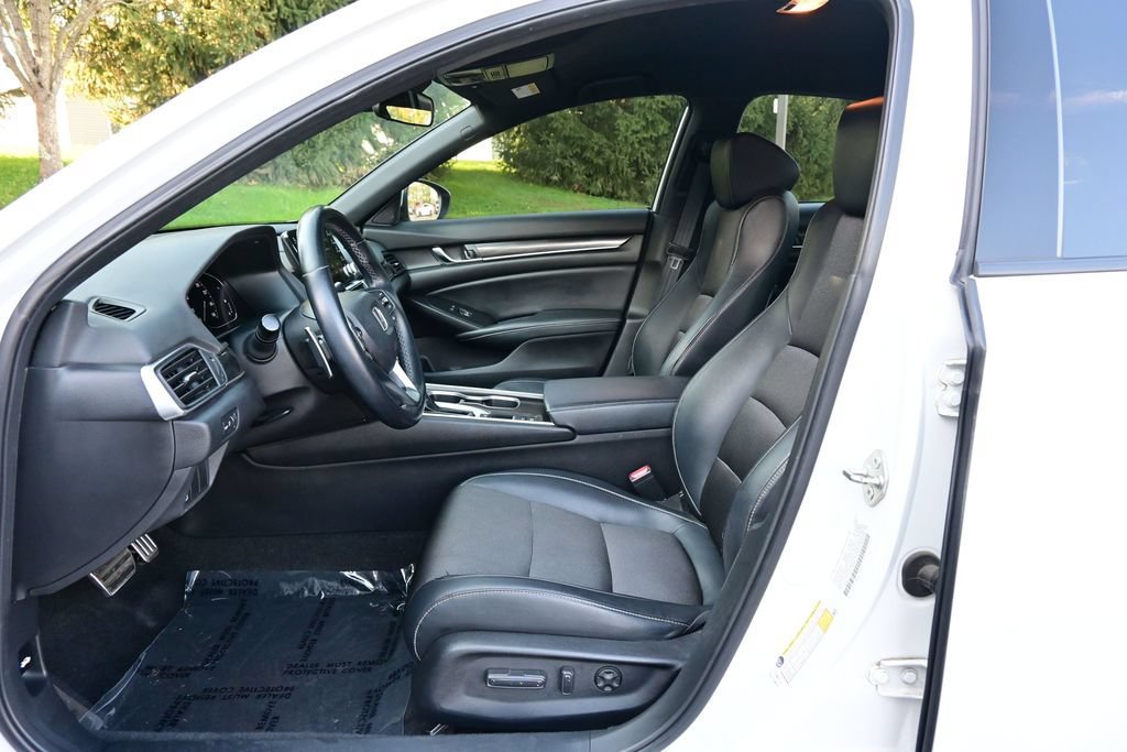 Used 2018 Honda Accord Sport image 11