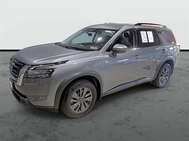 Used 2024 Nissan Pathfinder SV