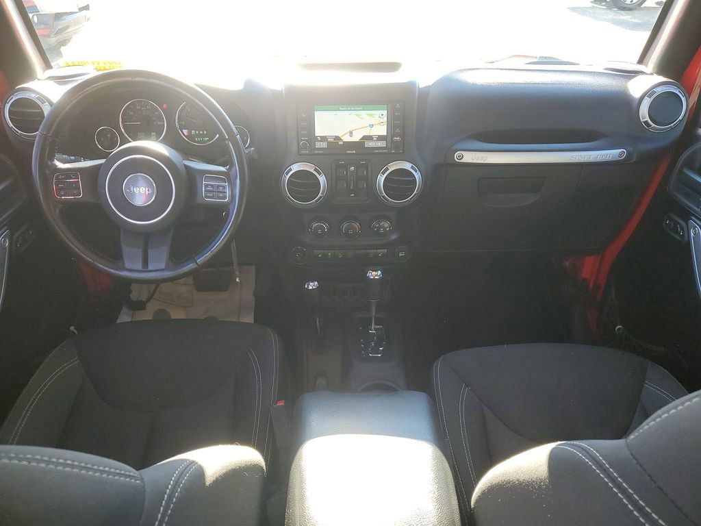 Used 2015 Jeep Wrangler Unlimited Sahara w/ Connectivity Group image 19
