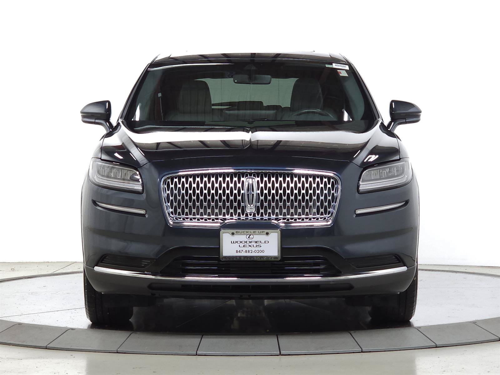 Used 2023 Lincoln Nautilus Reserve AWD/4WD image 2