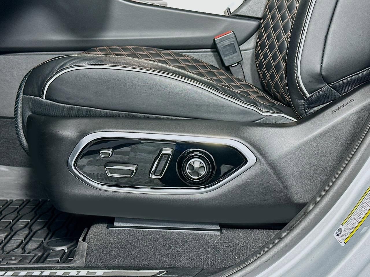 Used 2022 Jeep Grand Cherokee Summit image 28