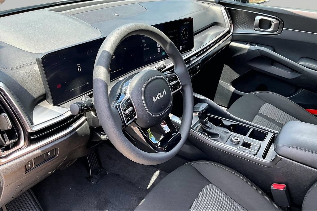 Used 2024 Kia Sorento LX FWD image 14