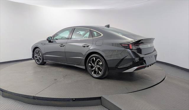 Used 2025 Hyundai Sonata SEL FWD image 6