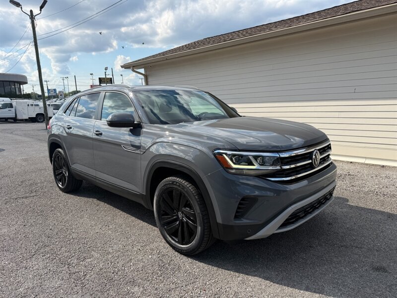 Used 2022 Volkswagen Atlas Cross Sport SE AWD/4WD image 3